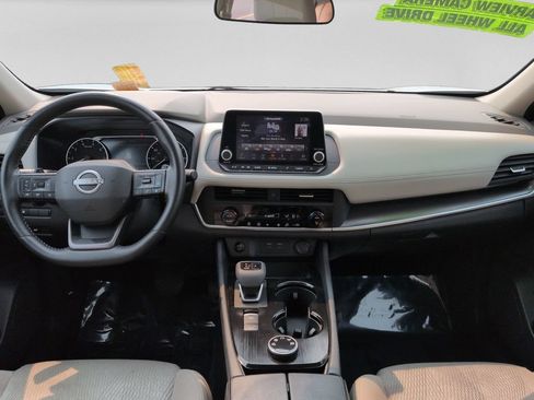 Used 2025 Nissan Rogue SV AWD/4WD image 18