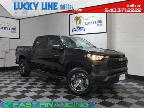 Used 2024 Chevrolet Colorado W/T image 1