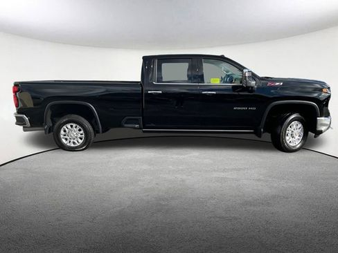 Used 2024 Chevrolet Silverado 2500 LTZ w/ LTZ Premium Package image 16