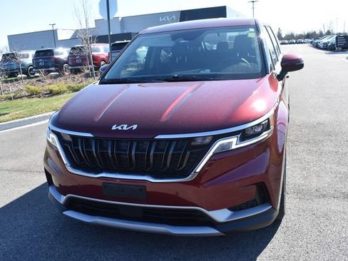 Certified 2023 Kia Carnival EX image 7