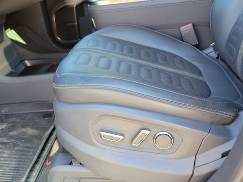 Used 2022 Rivian R1T Adventure image 15