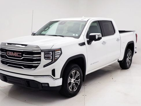Used 2026 GMC Sierra 1500 SLT AWD/4WD image 2