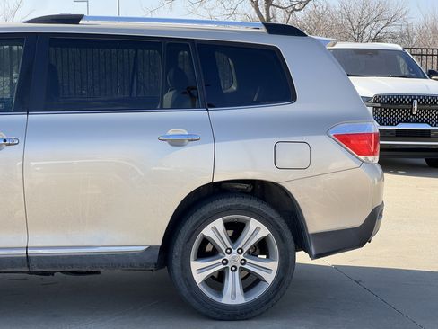 Used 2013 Toyota Highlander Limited image 20