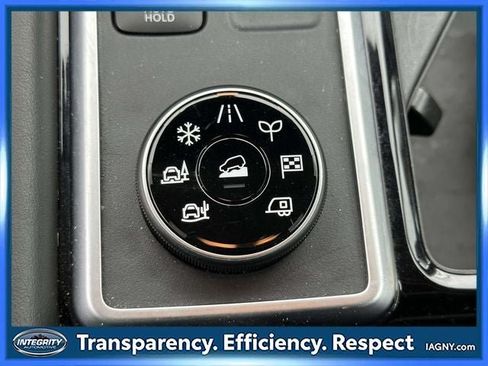 Used 2025 Nissan Pathfinder SV AWD/4WD image 31