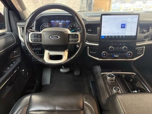 Used 2024 Ford Expedition XLT image 14