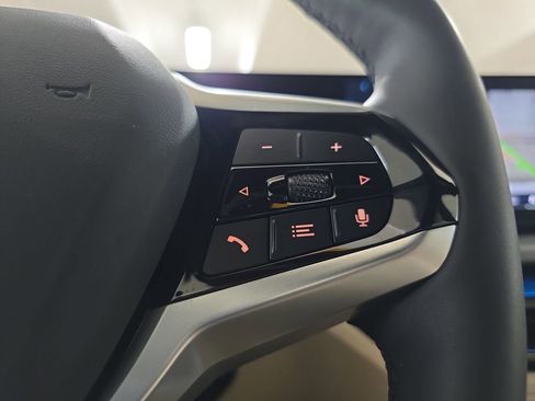 Used 2025 BMW 330i Sedan w/ M Sport Package image 21