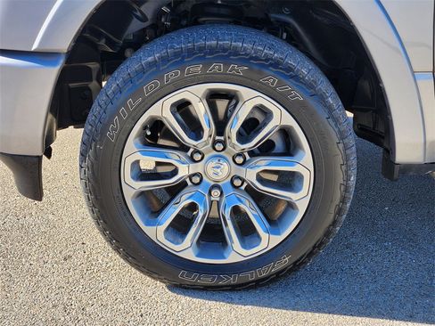 Used 2022 RAM 1500 Laramie w/ Laramie Southwest Edition image 10