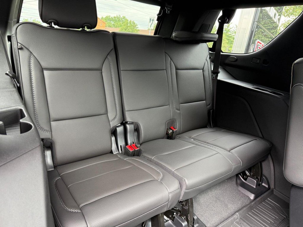 New 2026 GMC Yukon Denali w/ Sun & Power Step Package AWD/4WD image 5