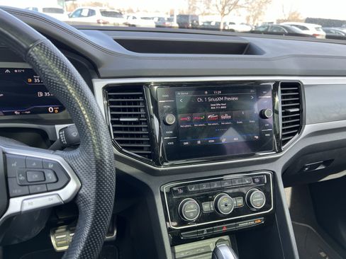 Used 2022 Volkswagen Atlas SEL Premium image 32