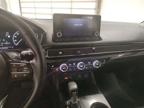 Used 2024 Honda Civic EX-L image 7
