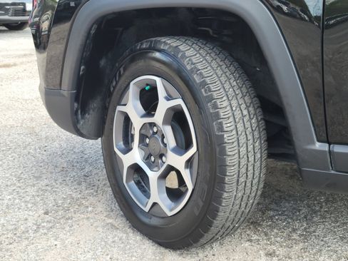 Used 2022 Jeep Compass Trailhawk w/ Trailhawk Elite Group image 33