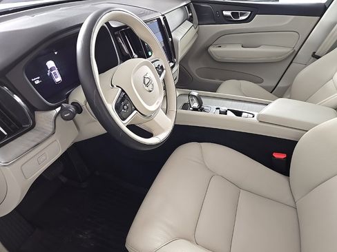 Certified 2023 Volvo XC60 B5 Plus w/ Climate Package image 19