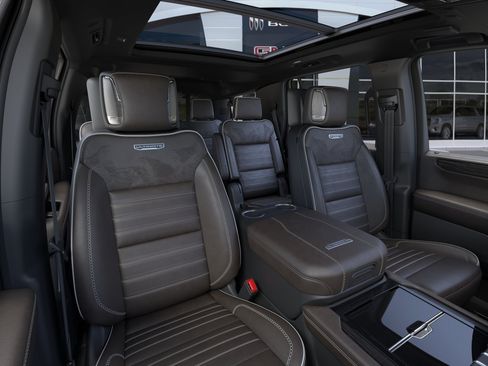 New 2026 GMC Yukon Denali Ultimate AWD/4WD image 16