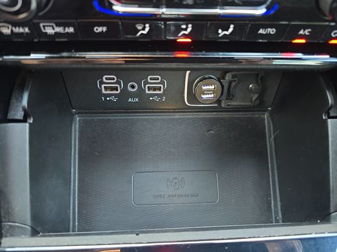 Used 2023 Jeep Grand Cherokee Altitude AWD/4WD image 22