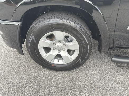 Used 2025 RAM 1500 Big Horn RWD image 13