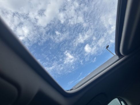 Certified 2022 Toyota RAV4 XLE w/ Convenience Package image 10