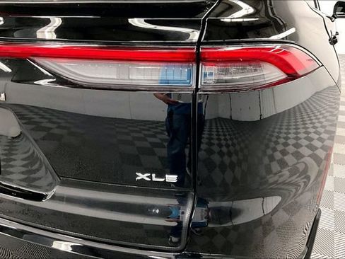 Used 2025 Toyota Crown Signia image 9