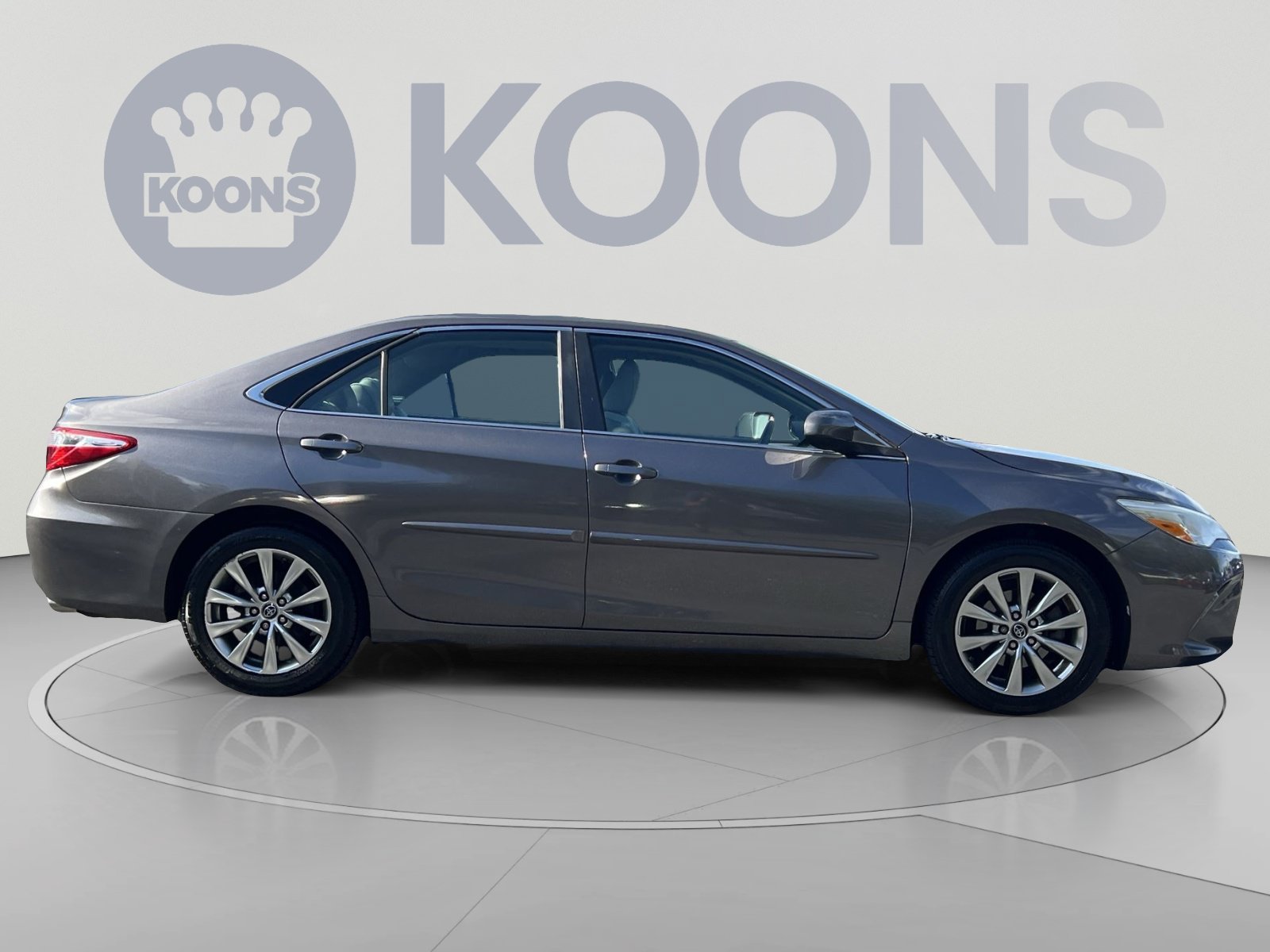 Used 2017 Toyota Camry XLE FWD image 10