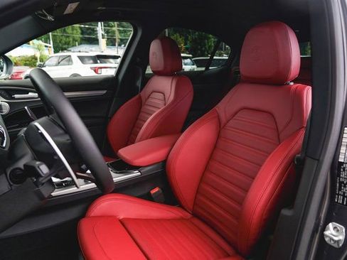 New 2025 Alfa Romeo Stelvio Sprint image 21