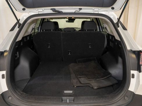 Used 2024 Kia Sportage LX image 5