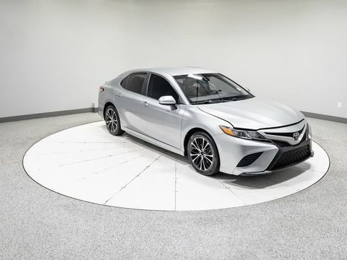 Used 2018 Toyota Camry SE FWD image 25