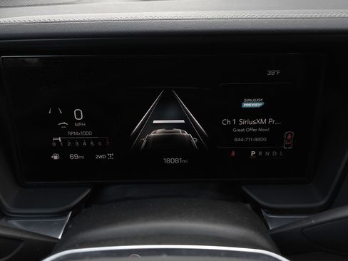 Used 2025 GMC Terrain Elevation image 19