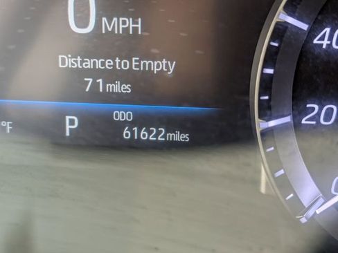 Used 2024 Toyota Highlander XLE AWD/4WD image 19