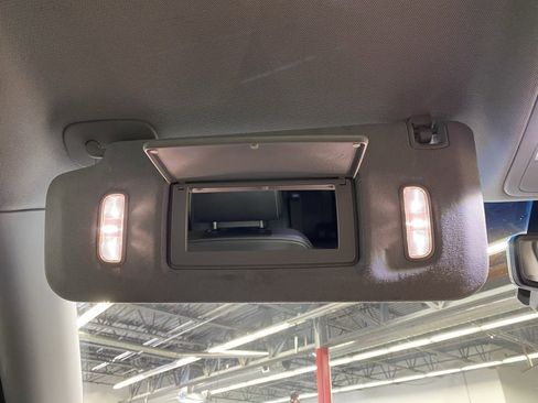 Used 2019 Chevrolet Suburban Premier image 43