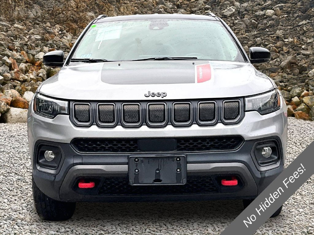 Used 2022 Jeep Compass Trailhawk w/ Trailhawk Convenience Group AWD/4WD image 3
