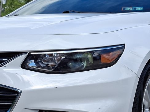 Used 2018 Chevrolet Malibu LT FWD image 9