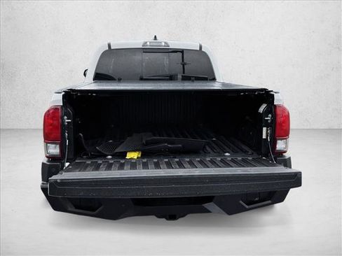 Certified 2021 Toyota Tacoma SR5 AWD/4WD image 8