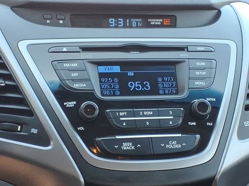 Used 2014 Hyundai Elantra SE FWD image 6