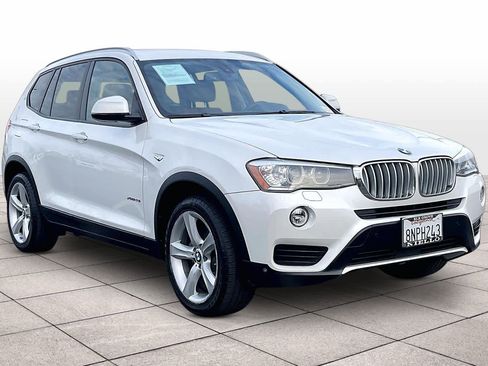 Used 2017 BMW X3 xDrive28i image 2