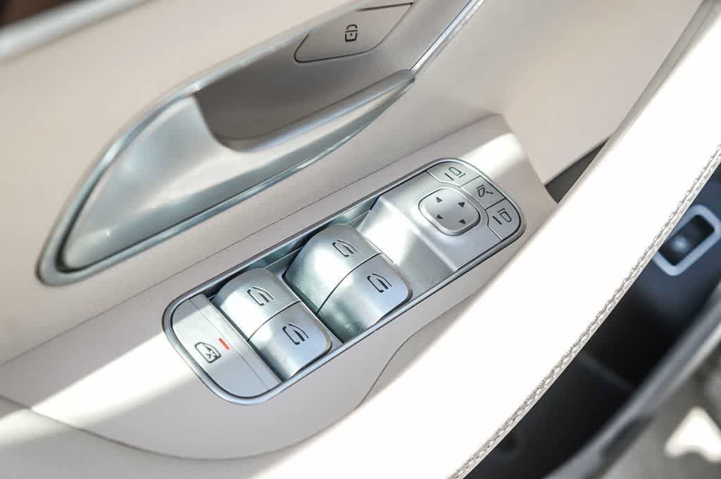 Used 2024 Mercedes-Benz GLS 450 4MATIC image 23