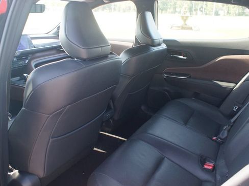 Used 2023 Toyota Crown AWD/4WD image 15
