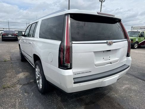 Used 2018 Cadillac Escalade ESV Premium Luxury AWD/4WD image 3