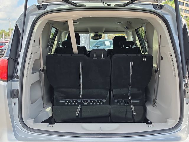 Used 2023 Chrysler Voyager LX FWD image 6