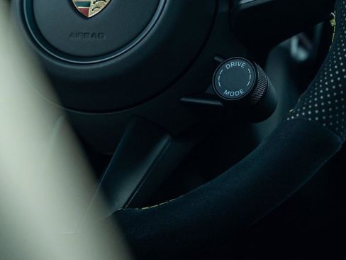 Used 2022 Porsche Taycan Turbo S image 67