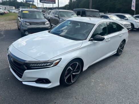 Used 2022 Honda Accord Sport image 2