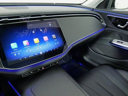 Used 2025 Mercedes-Benz E 350 4MATIC Sedan image 51