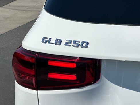 New 2025 Mercedes-Benz GLB 250 4MATIC image 26