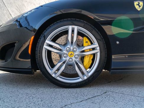 Used 2019 Ferrari Portofino image 10