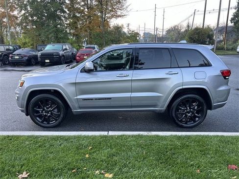 Certified 2020 Jeep Grand Cherokee Altitude image 5