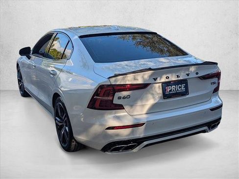 Used 2019 Volvo S60 T5 R-Design image 8