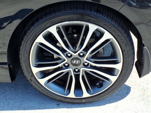 Used 2016 Hyundai Veloster Turbo w/ Option Group 04 image 17