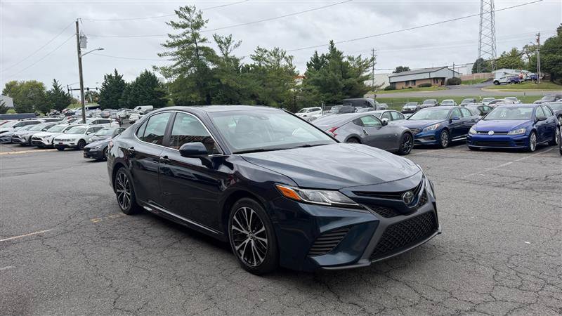 Used 2019 Toyota Camry SE FWD image 3