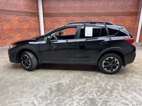 Used 2023 Subaru Crosstrek 2.0i image 2
