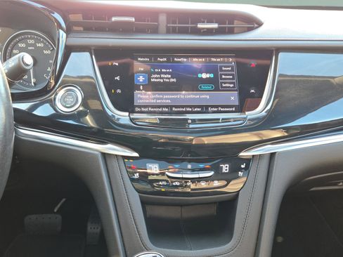 Used 2021 Cadillac XT6 Premium Luxury image 23