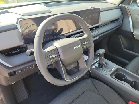 New 2027 Kia Seltos S FWD image 22