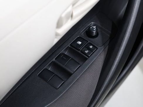 Used 2025 Toyota Corolla LE FWD image 19